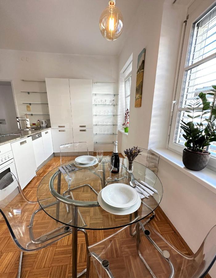 Charming Starry Night Apartment Ljubljana Exterior photo